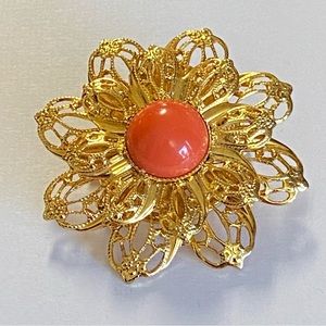 Vintage Gold Tone Flower Brooch